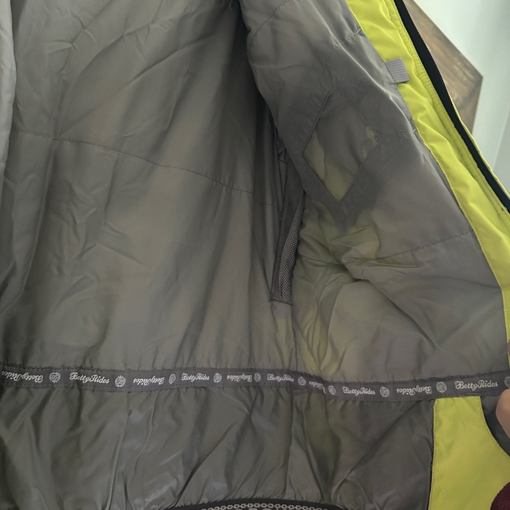 Betty Rides Geometric Ski Jacket - Picture 8 of 9